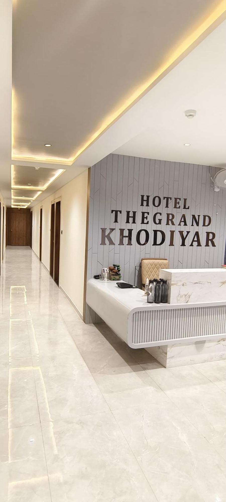 Hotel The Grand Khodiyar Visnagar エクステリア 写真