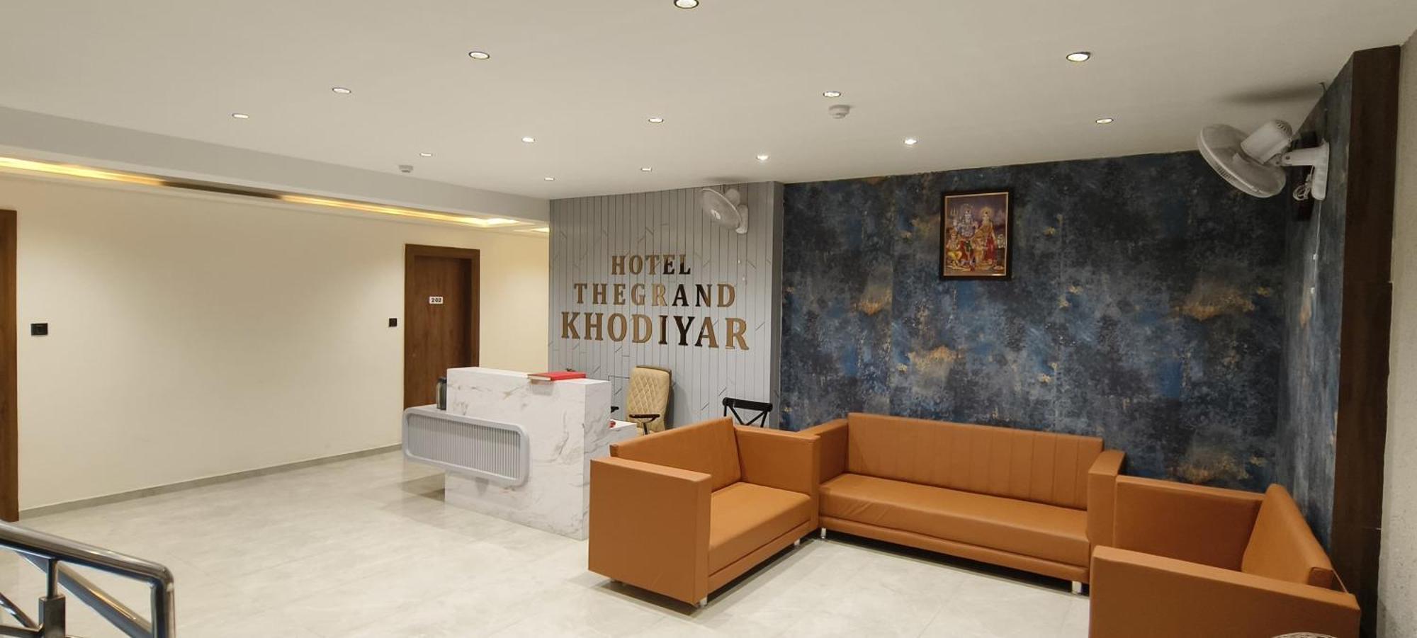 Hotel The Grand Khodiyar Visnagar エクステリア 写真