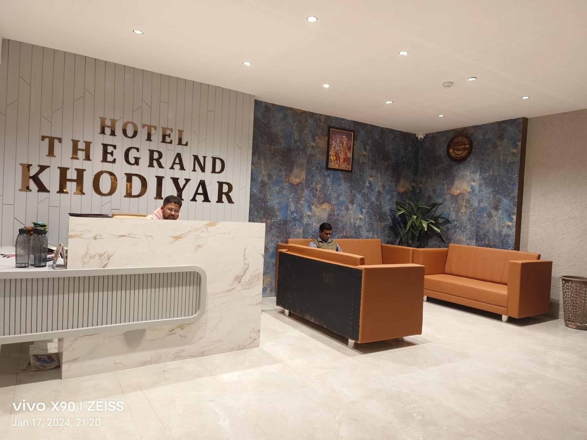 Hotel The Grand Khodiyar Visnagar エクステリア 写真