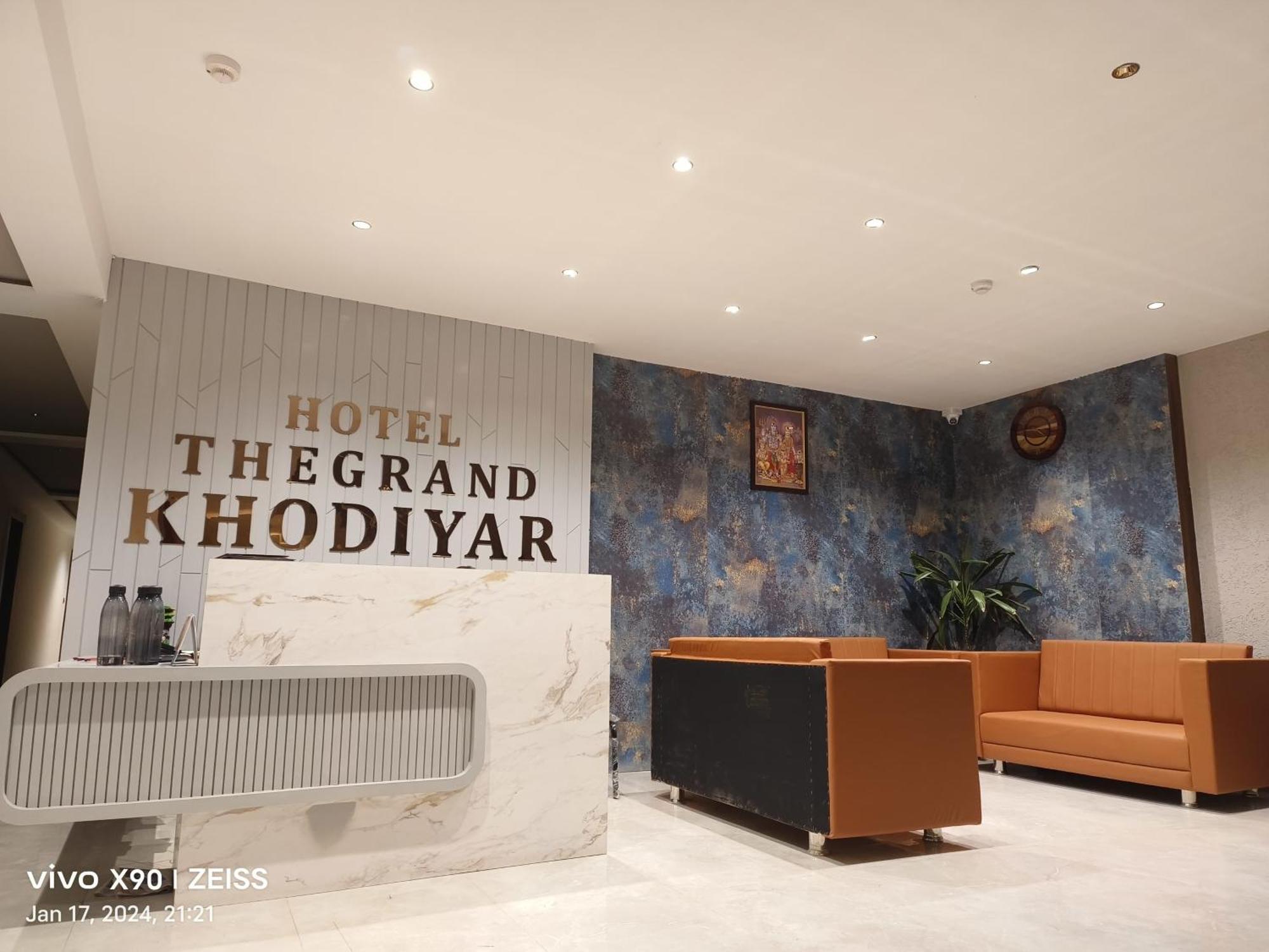 Hotel The Grand Khodiyar Visnagar エクステリア 写真