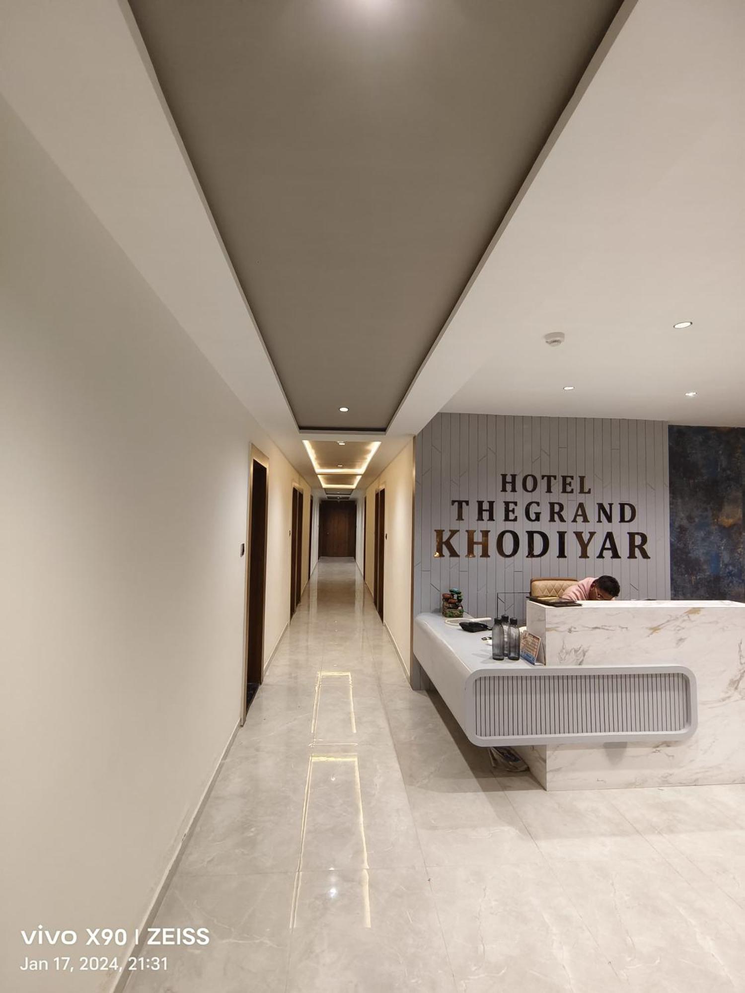 Hotel The Grand Khodiyar Visnagar エクステリア 写真