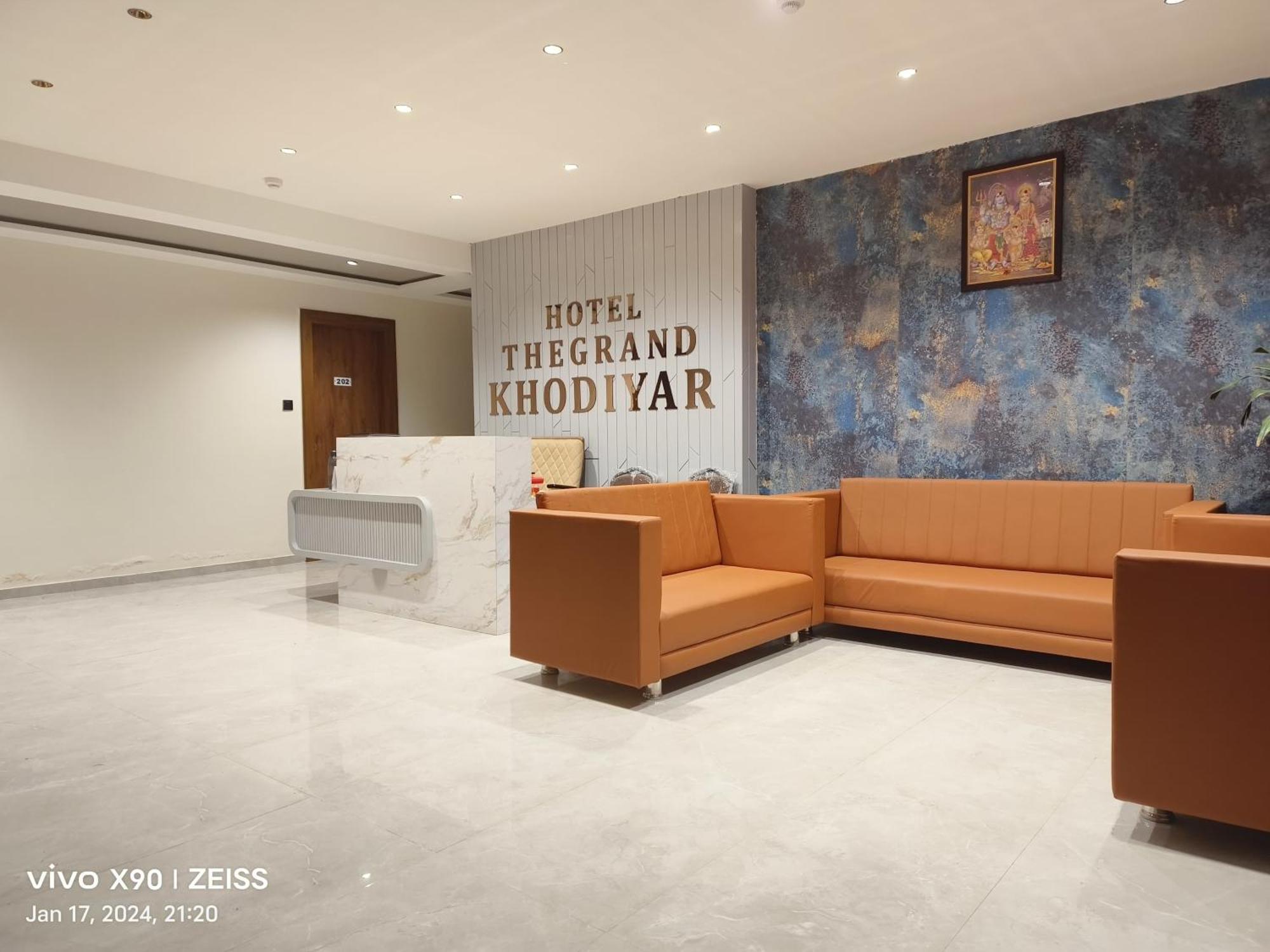 Hotel The Grand Khodiyar Visnagar エクステリア 写真