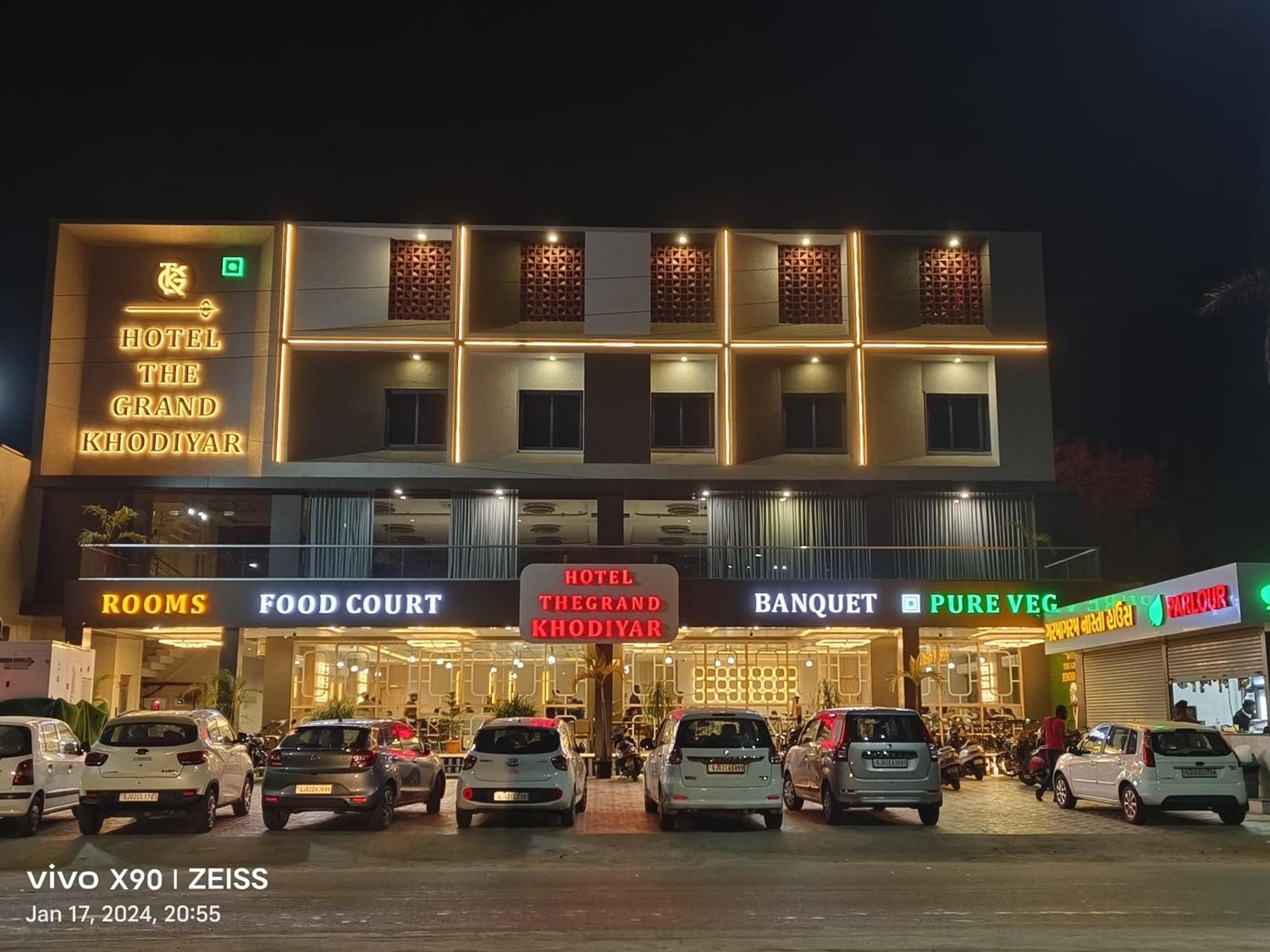 Hotel The Grand Khodiyar Visnagar エクステリア 写真