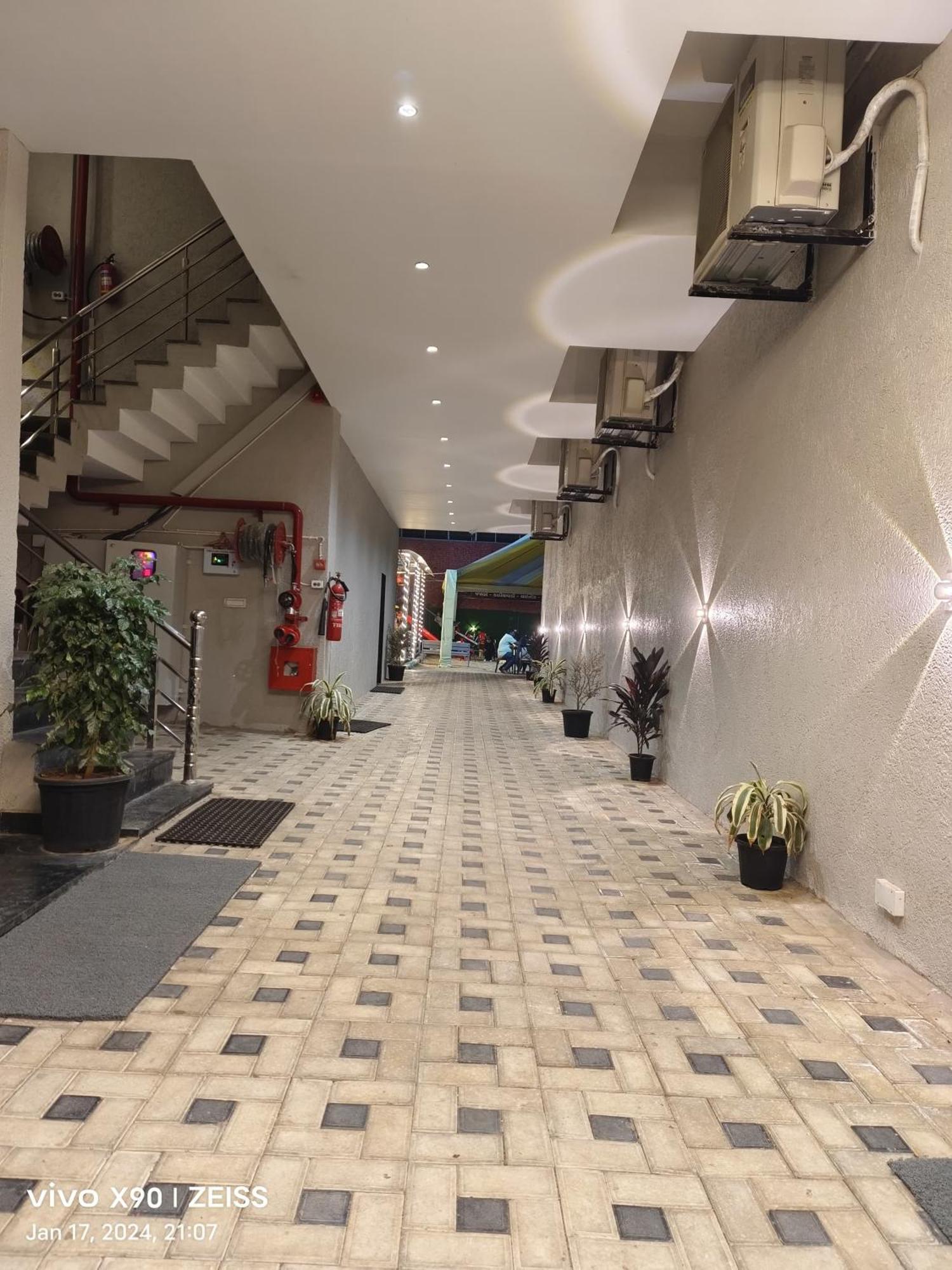 Hotel The Grand Khodiyar Visnagar エクステリア 写真