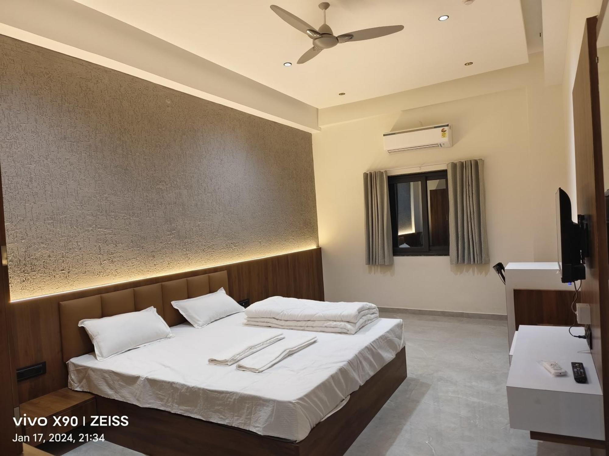 Hotel The Grand Khodiyar Visnagar エクステリア 写真