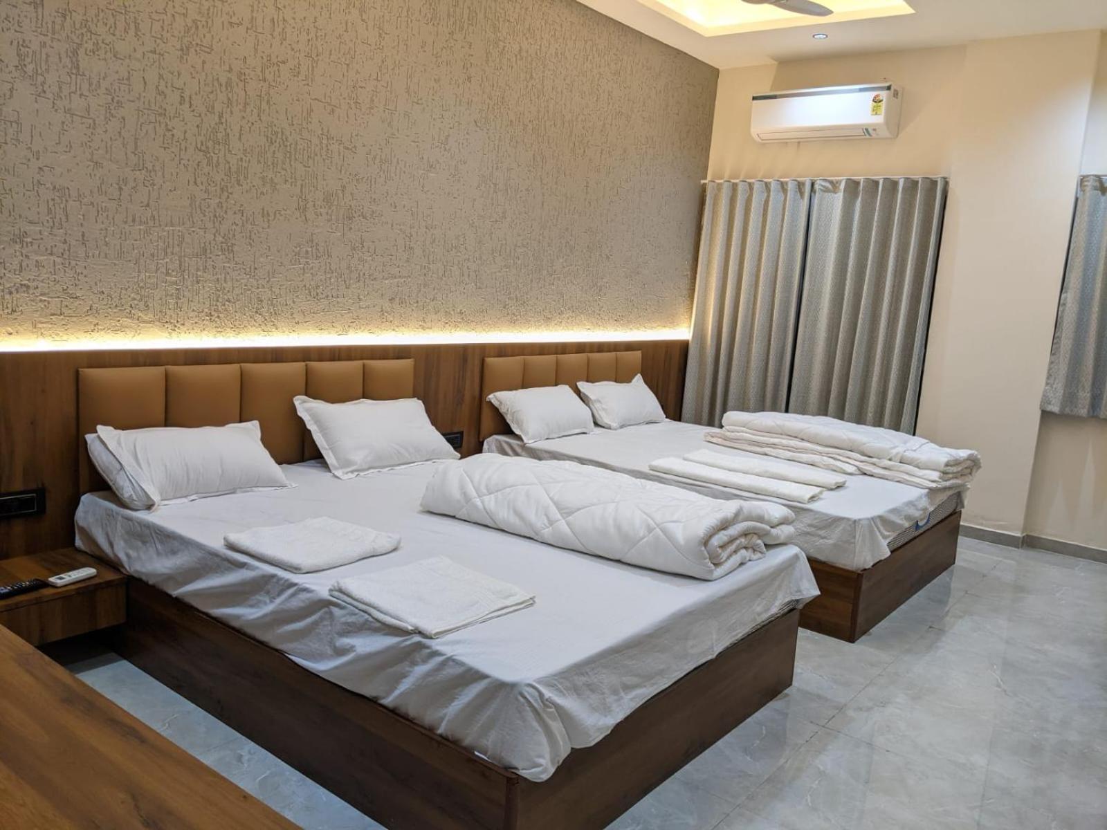 Hotel The Grand Khodiyar Visnagar エクステリア 写真