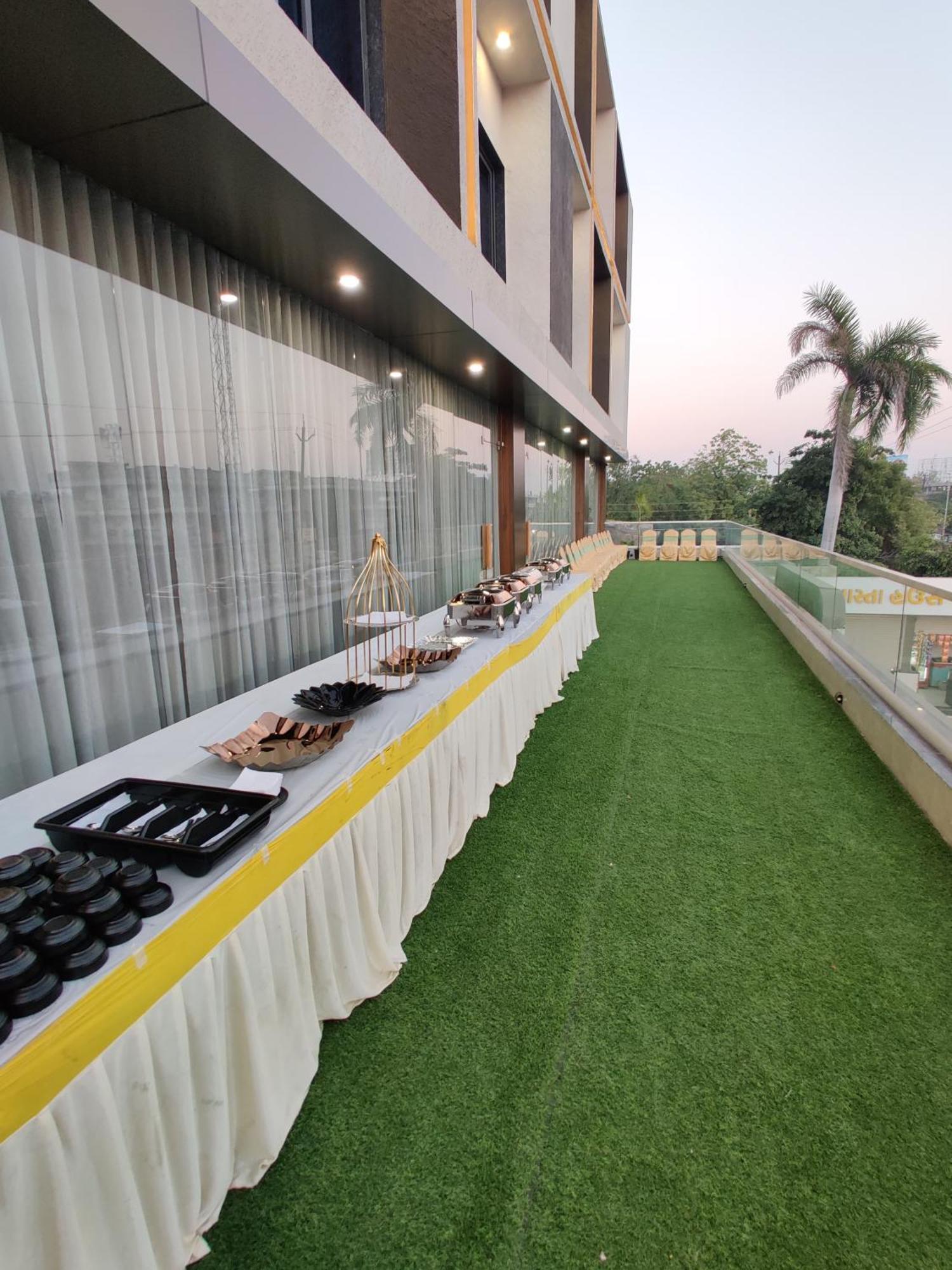 Hotel The Grand Khodiyar Visnagar エクステリア 写真